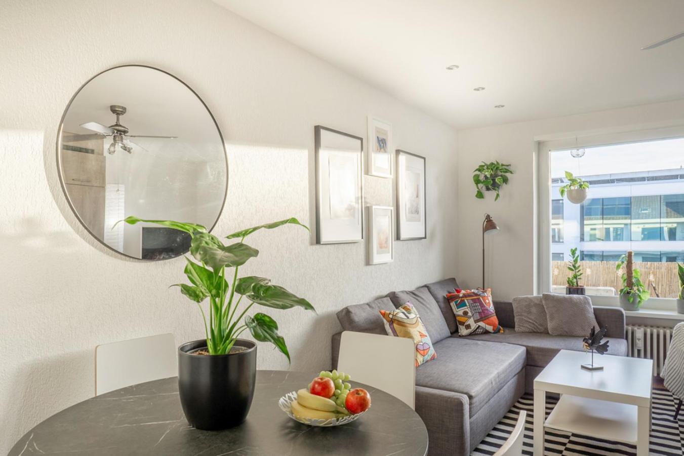 Special Picco Picasso Apartment Basel, Bahnhof Grossbasel 10-Star ภายนอก รูปภาพ